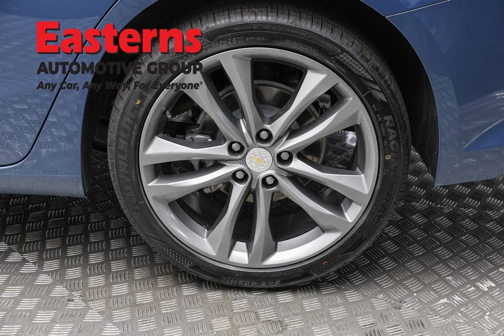 Used 2024 Blue Chevrolet LT image 8