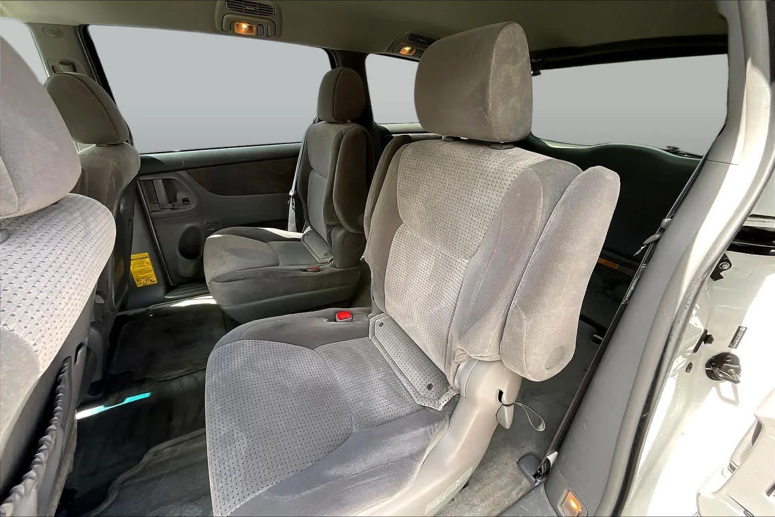Used 2008 Natural White Toyota LE image 18