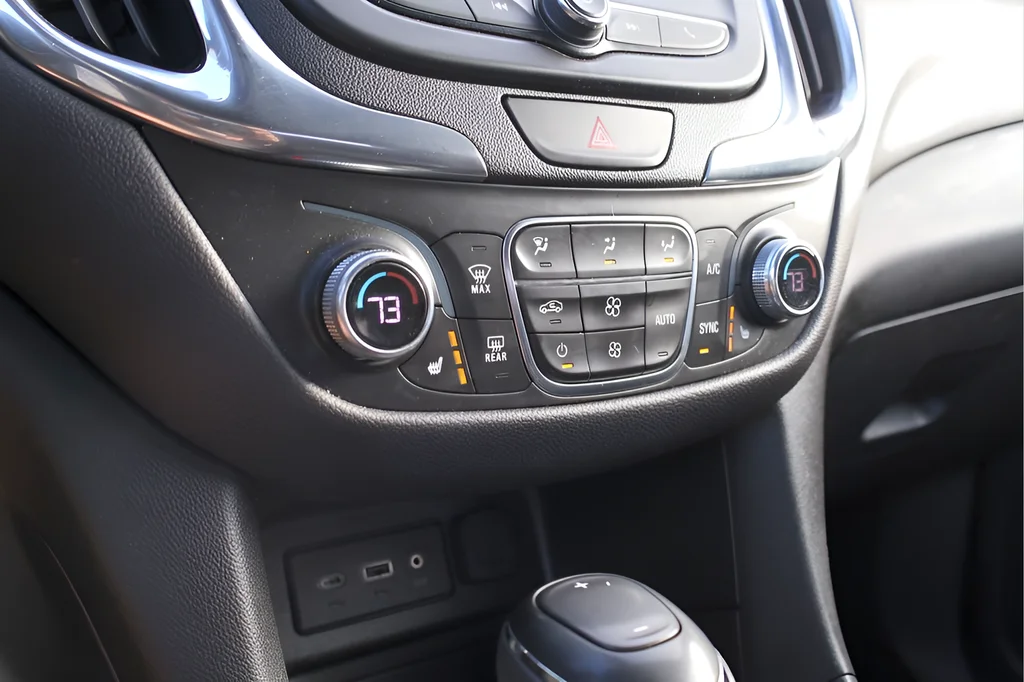 Used 2021 White Chevrolet LT image 23