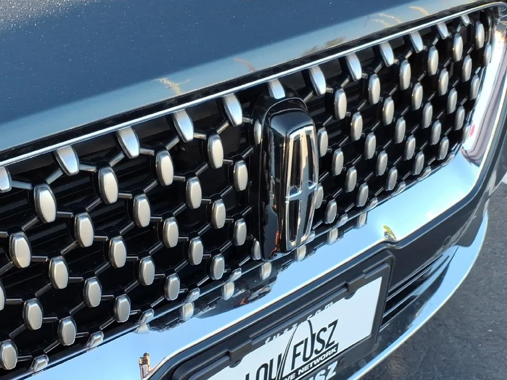 Used 2020 Blue Lincoln Reserve image 35