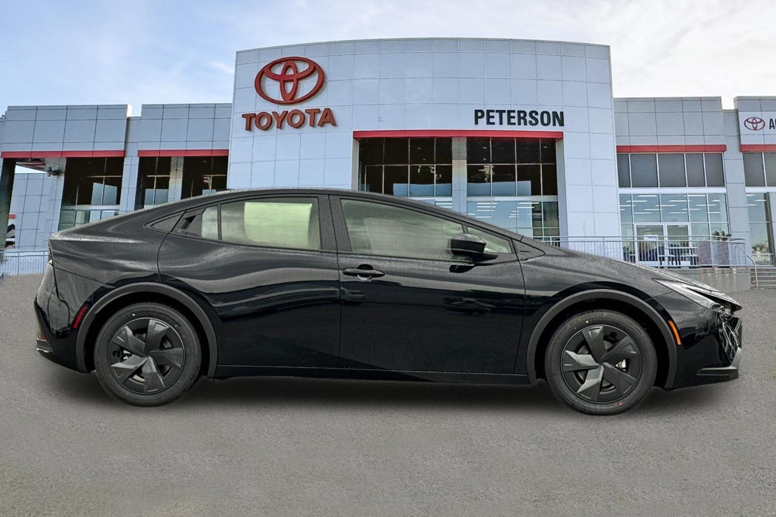 2026 Toyota Prius LE photo 3