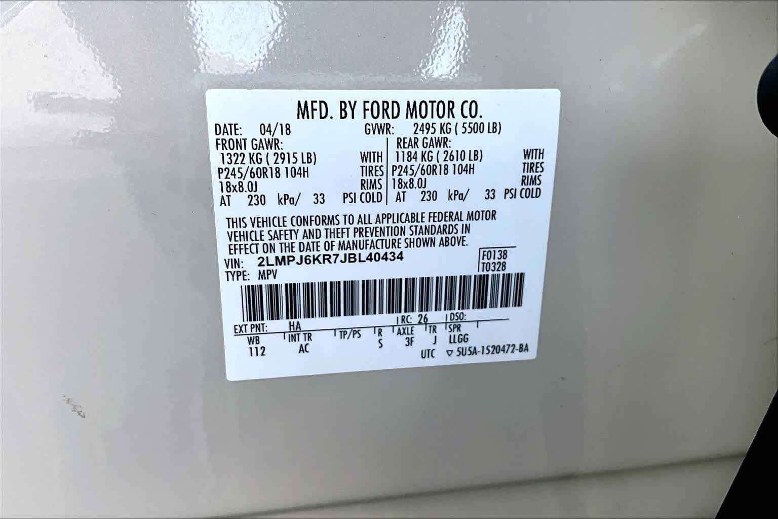 Used 2018 Ivory Pearl Lincoln Select image 34