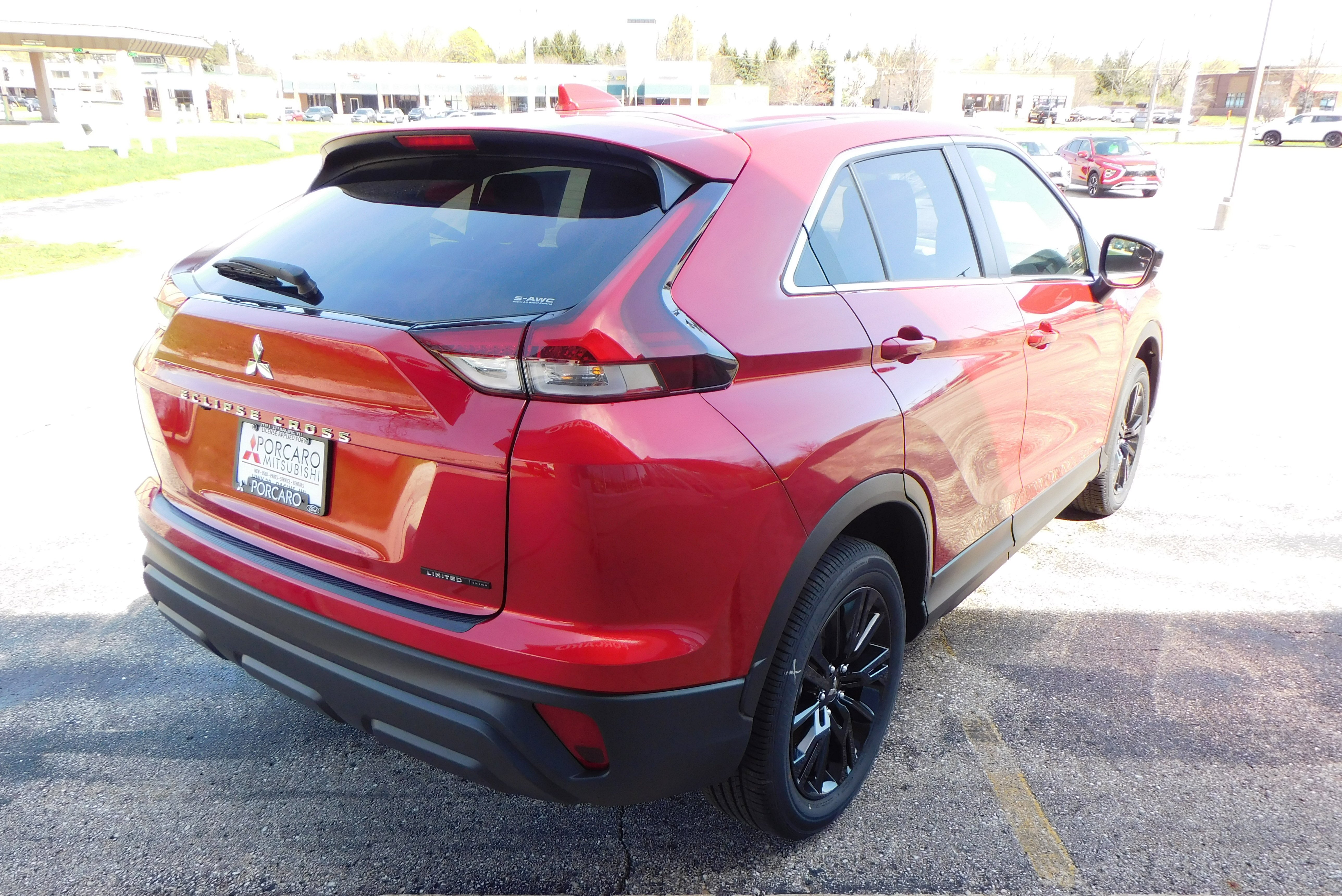 Used 2026 Red Diamond Mitsubishi LE image 6