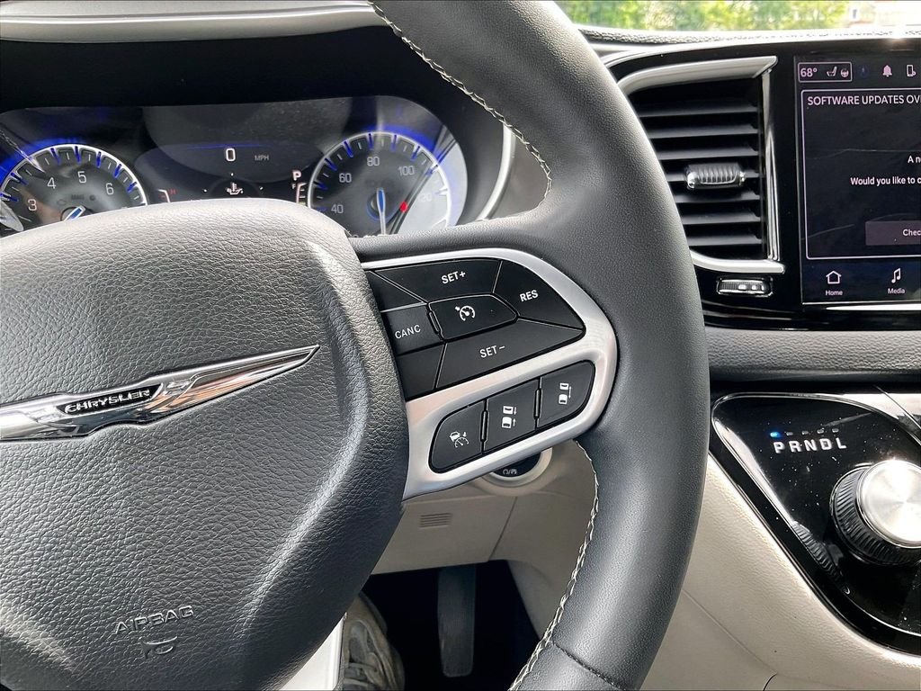 Used 2023 White Chrysler Touring L image 24