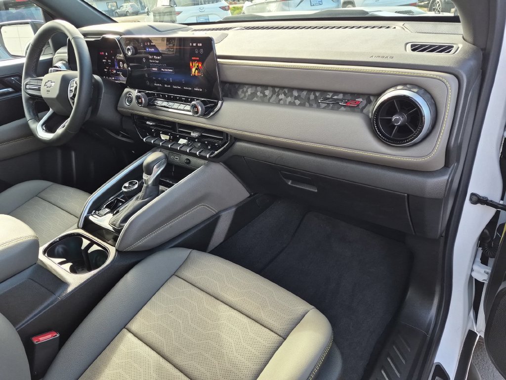 Used 2025 Summit White Chevrolet ZR2 image 28