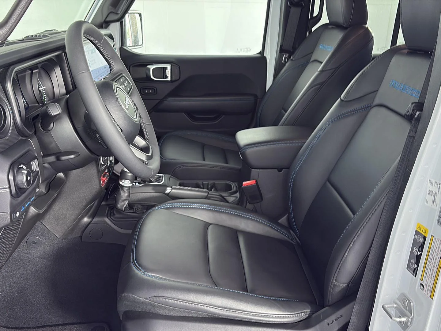 Used 2025 Bright White Clearcoat Jeep Rubicon X image 26