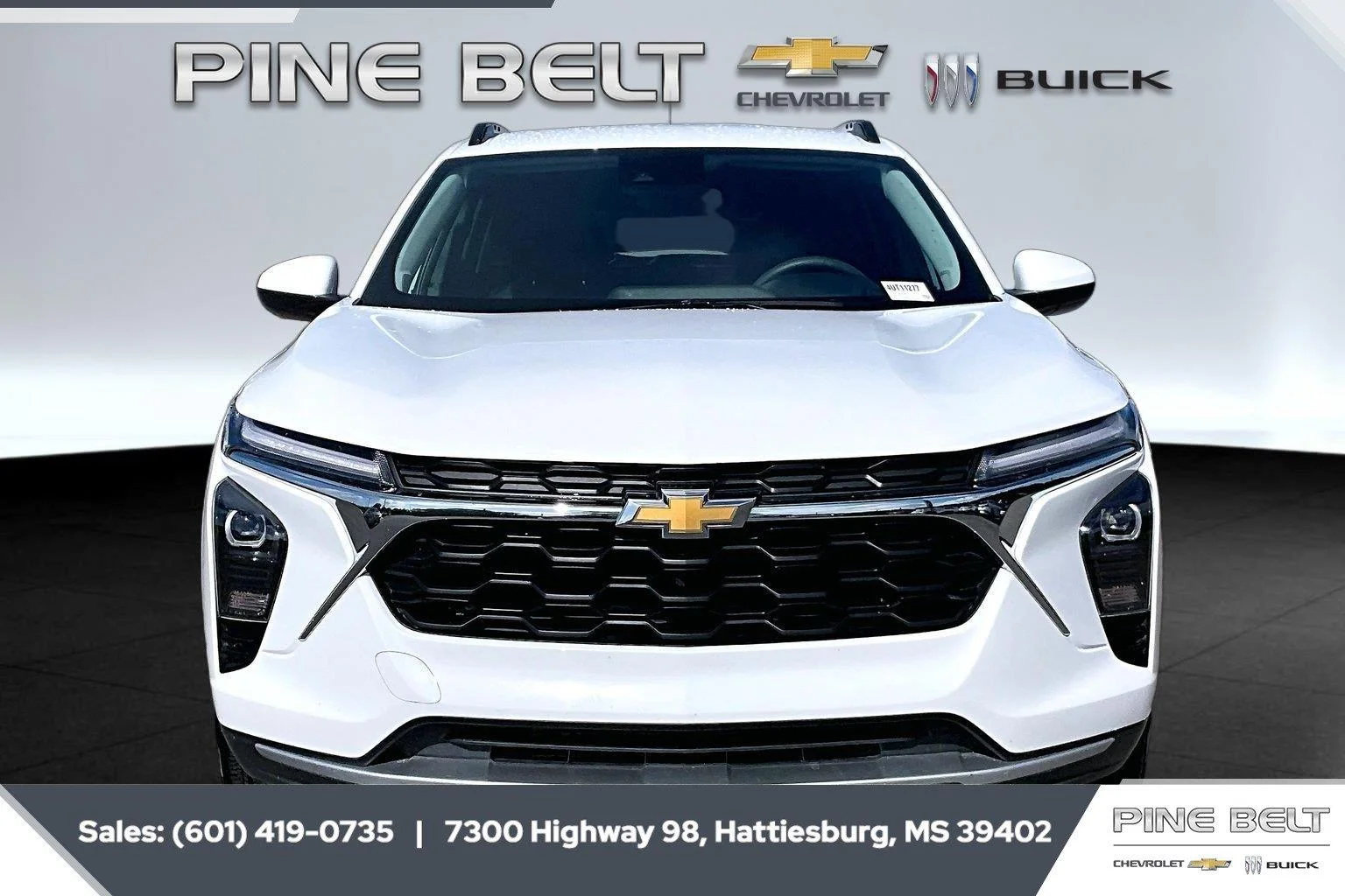 Used 2025 Summit White Chevrolet LT image 3