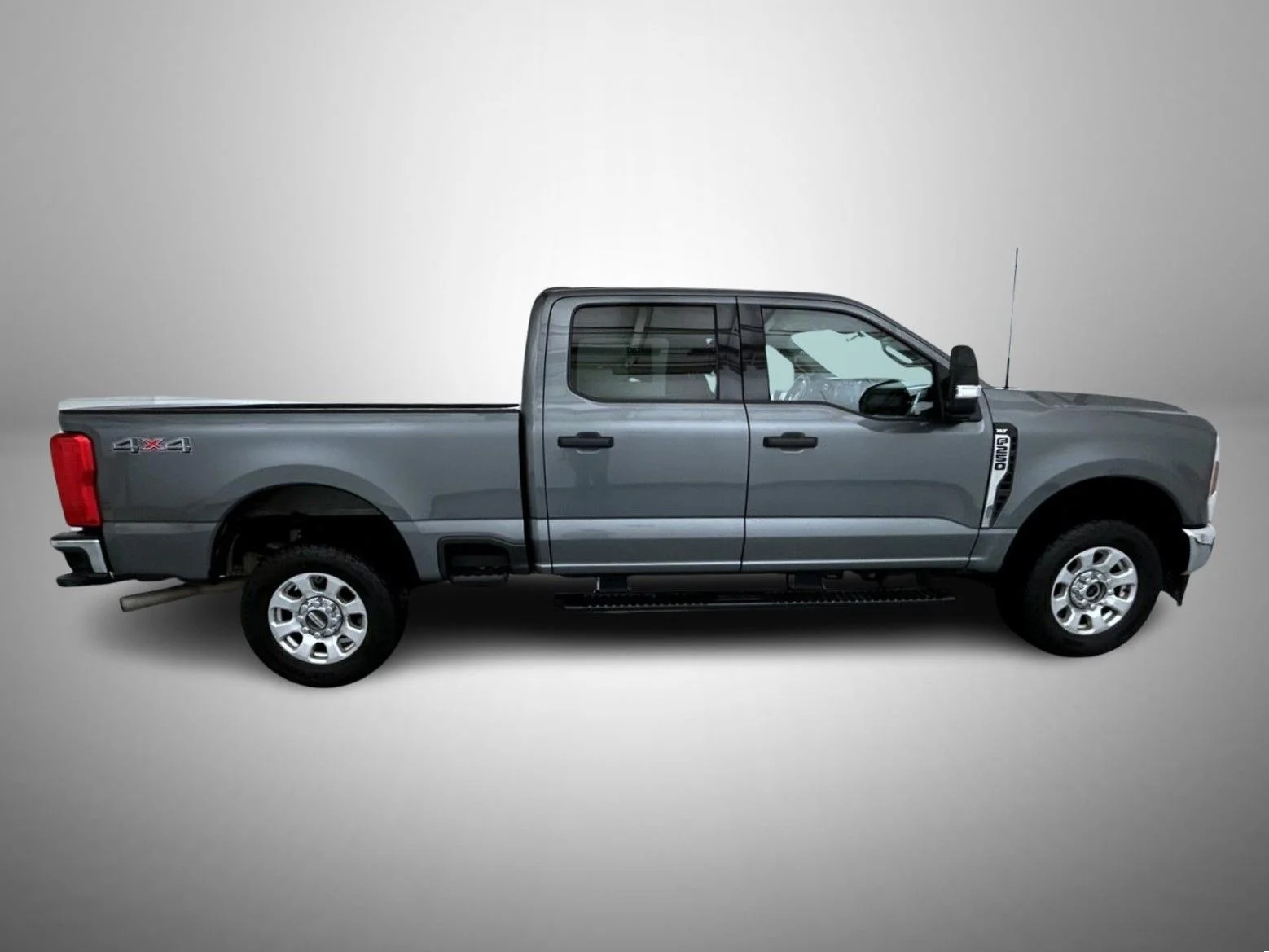 Used 2024 Gray Ford XLT image 4