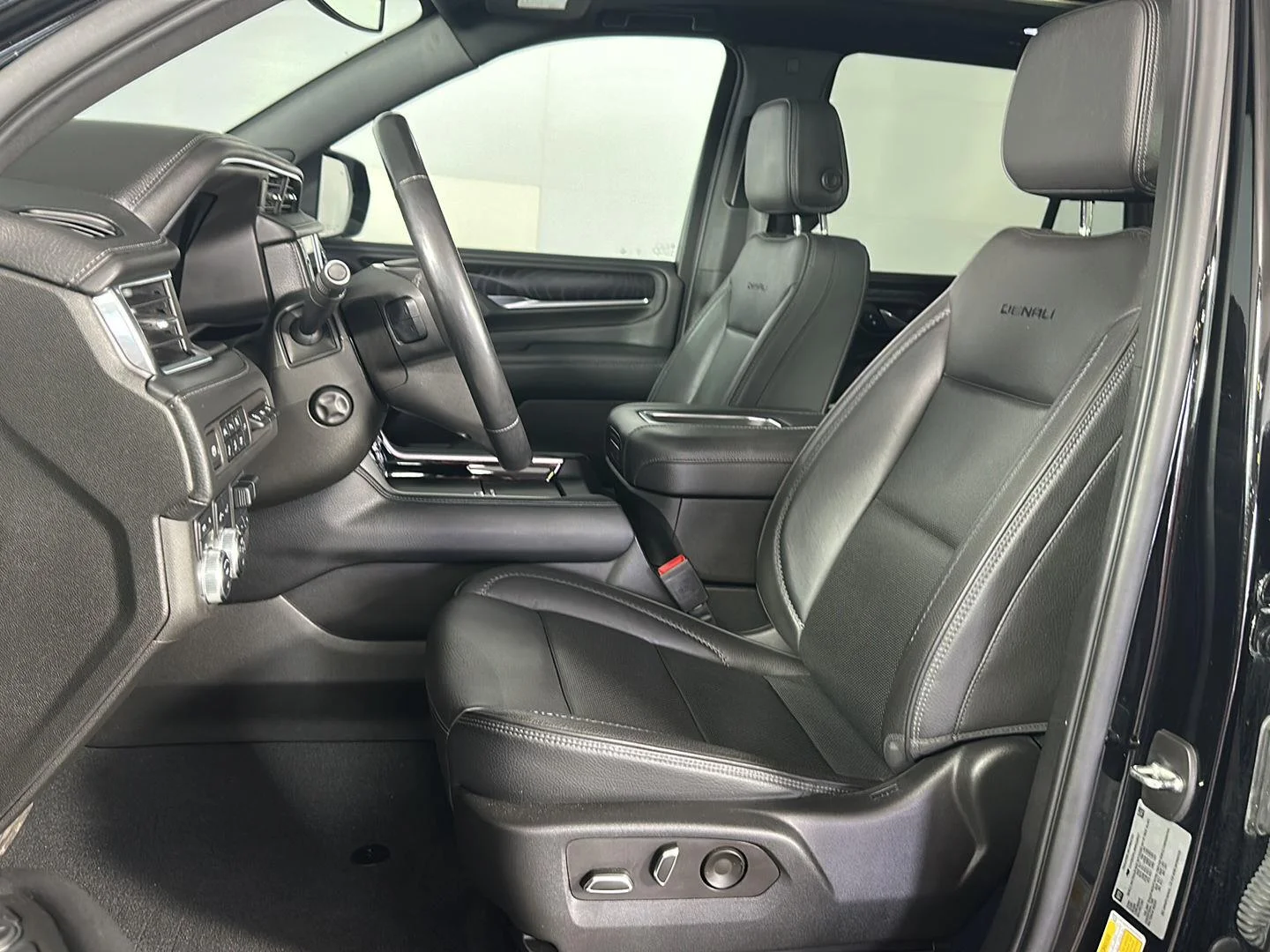 Used 2022 Onyx Black GMC Denali image 11