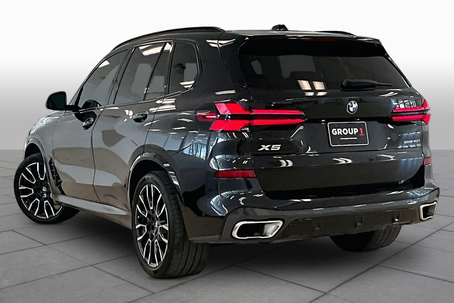 Used 2024 Black Sapphire Metallic BMW sDrive40i image 11