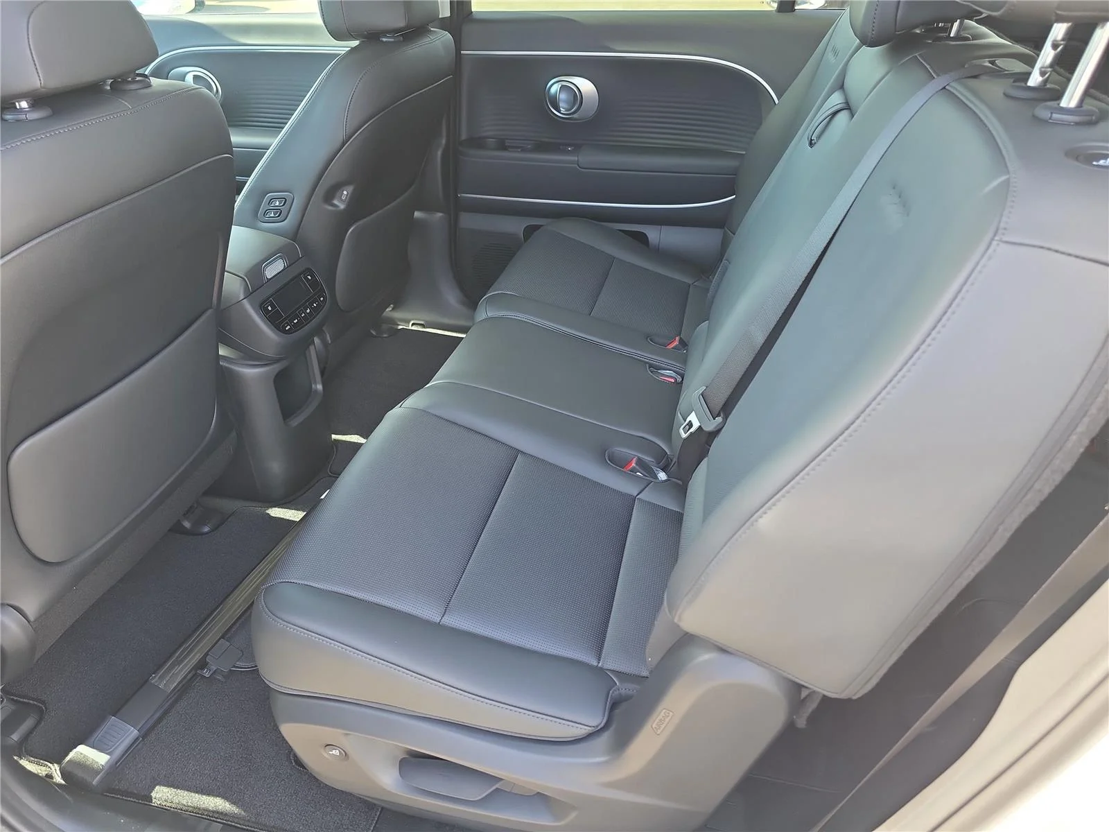 2026 Hyundai IONIQ 9 SEL - Photo 6