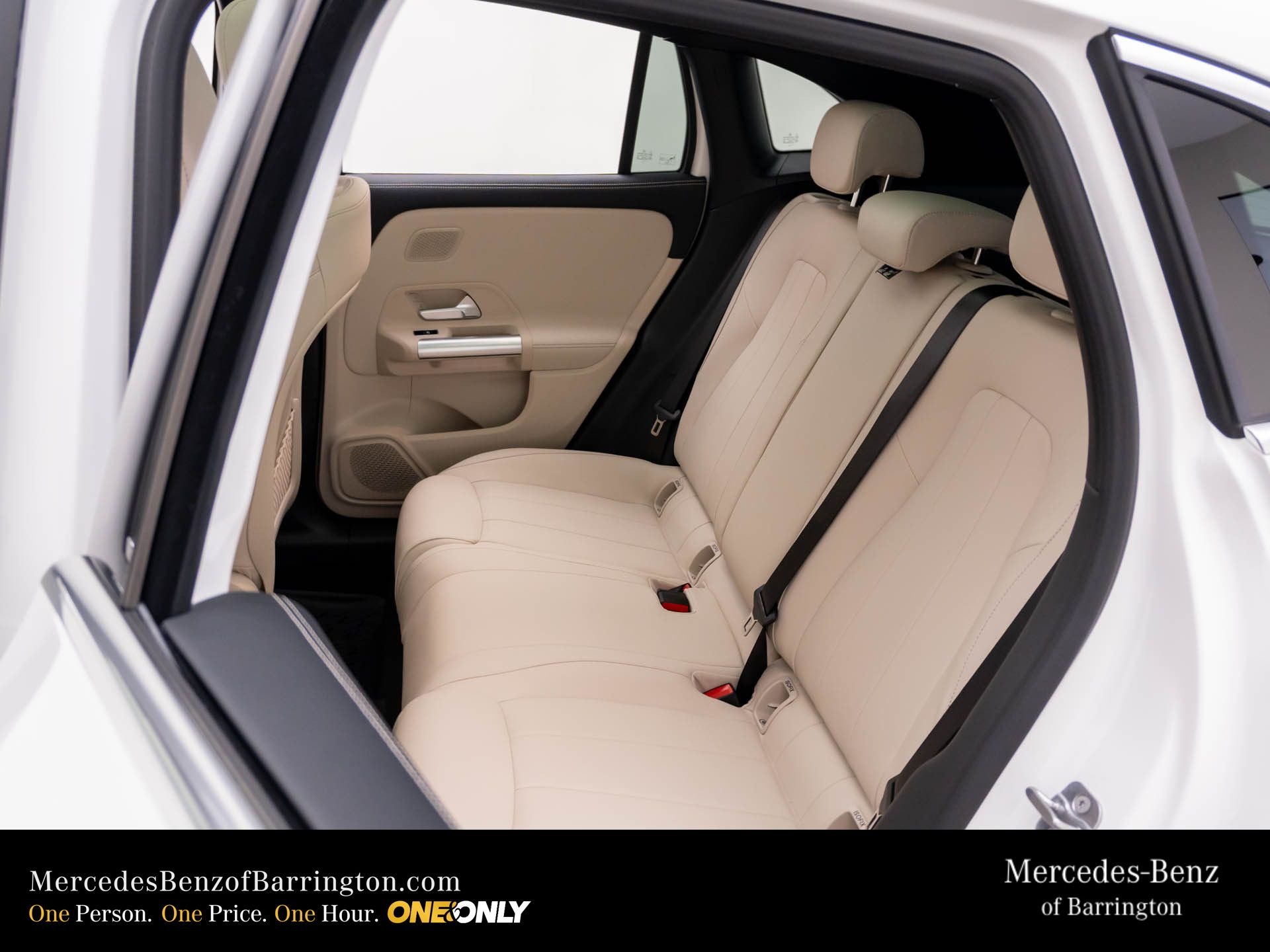 New 2026 Polar White Mercedes-Benz GLA 250 image 20