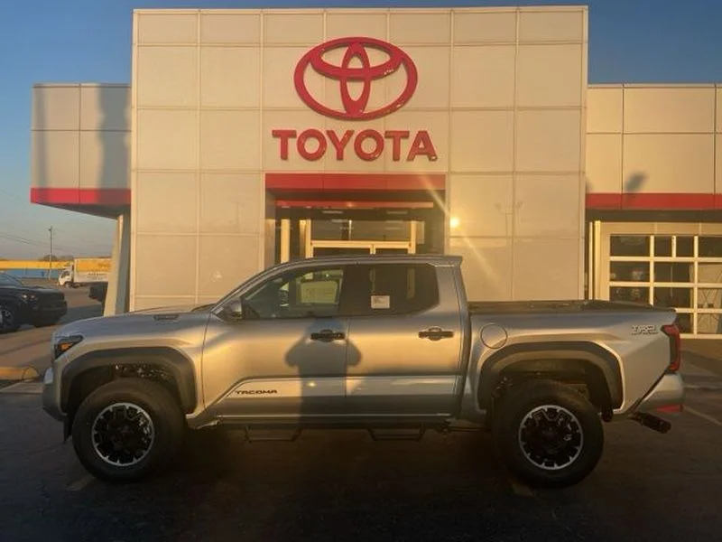 2026 Toyota Tacoma TRD Off Road - Photo 2