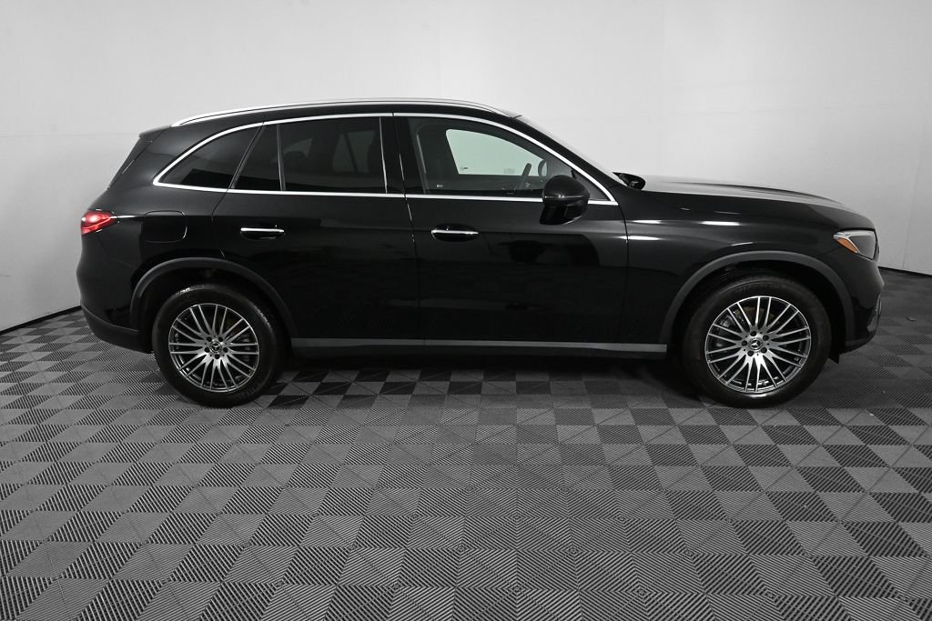 Certified Used 2026  Mercedes-Benz GLC 300 image 25