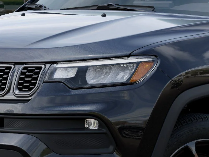 New 2026 Diamond Black Crystal Pearlcoat Jeep Latitude image 11