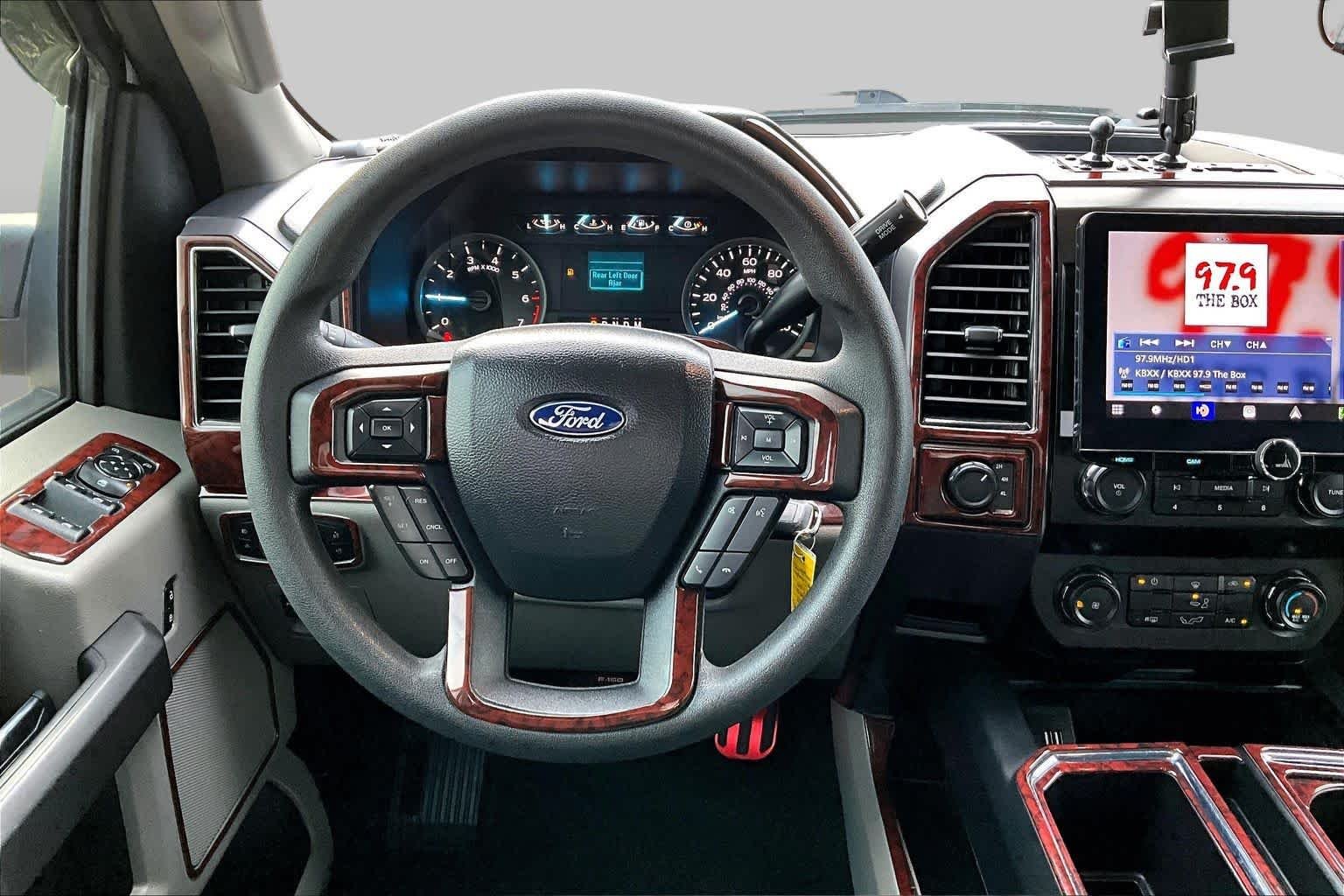Used 2019 Oxford White Ford XLT image 6