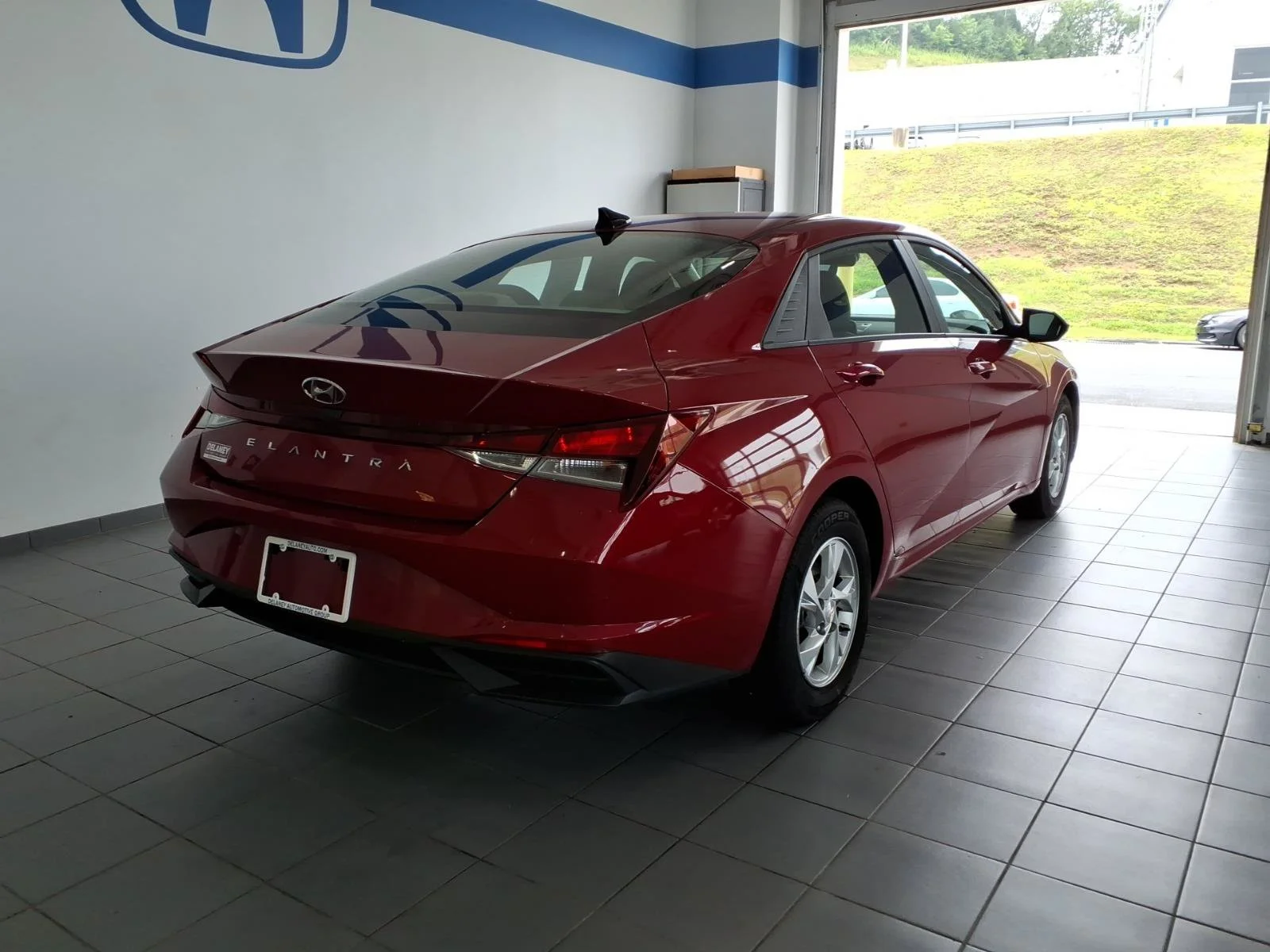 Used 2023 Scarlet Red Pearl Hyundai SE image 5