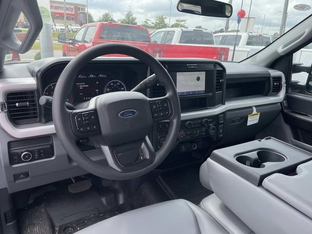 2026 Ford F-350 Super Duty Chassis Cab XL - Photo 7