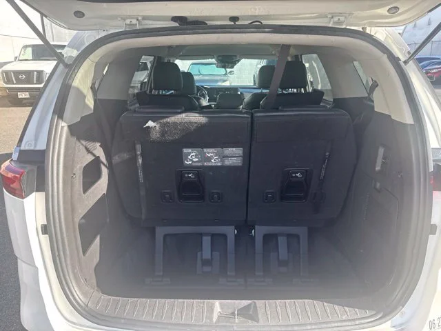 Used 2022 White Kia LXS image 13