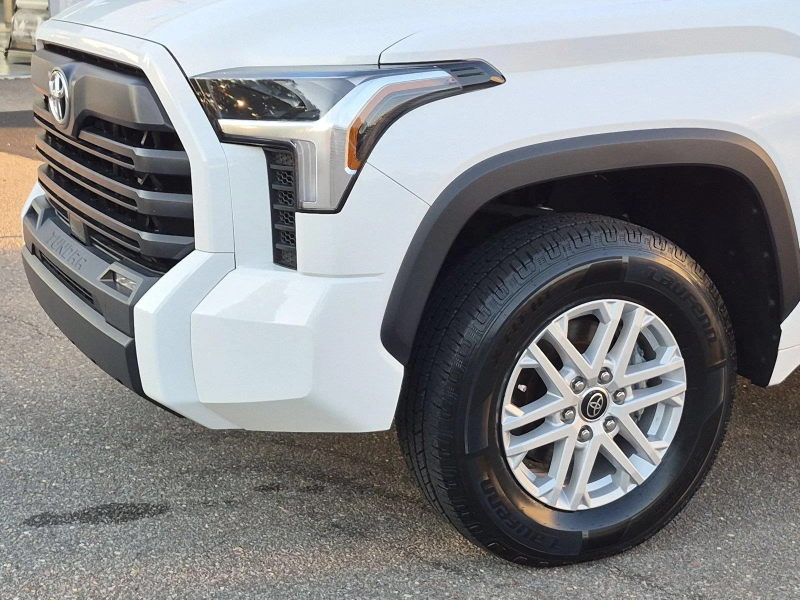 Used 2024 Ice Cap Toyota SR5 image 9