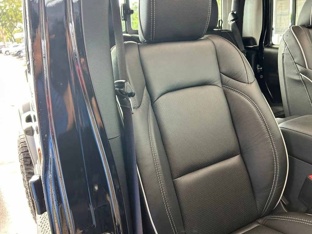 New 2026 Black Clear-Coat Exterior Paint Jeep Sport image 34