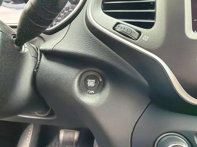 Used 2021 Granite Crystal Metallic Clearcoat Jeep Trailhawk image 27