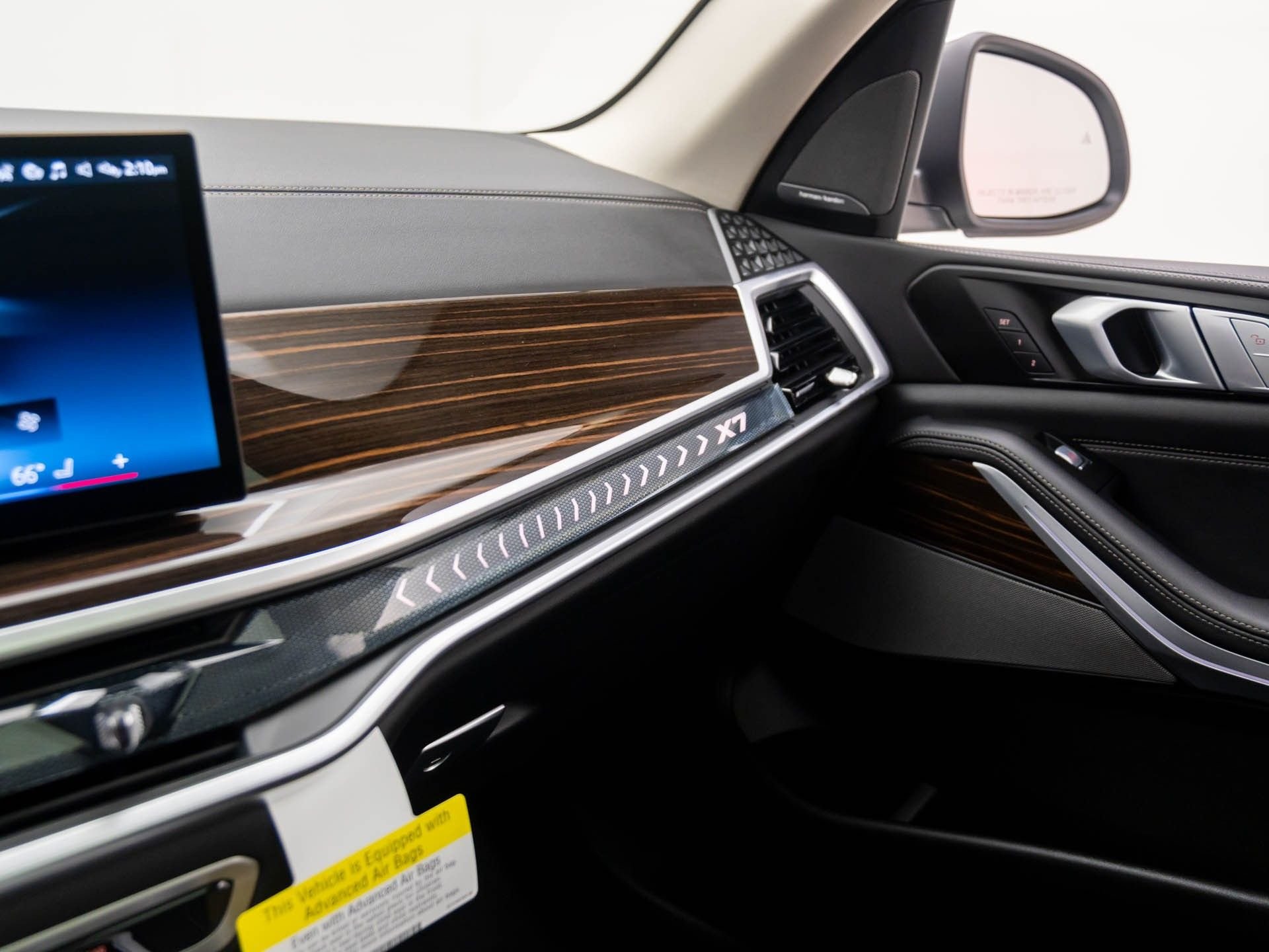 New 2026 Mineral White Metallic BMW xDrive40i image 26