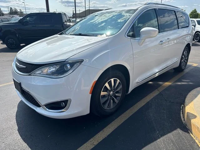 Used 2020 Bright White Clearcoat Chrysler Touring L Plus image 4