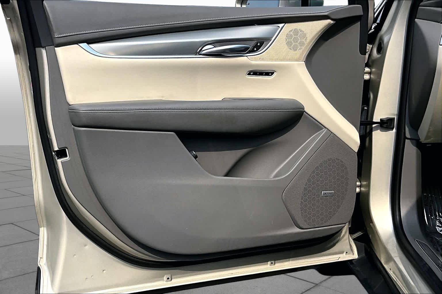 Used 2017 Silver Coast Metallic Cadillac Luxury FWD image 22