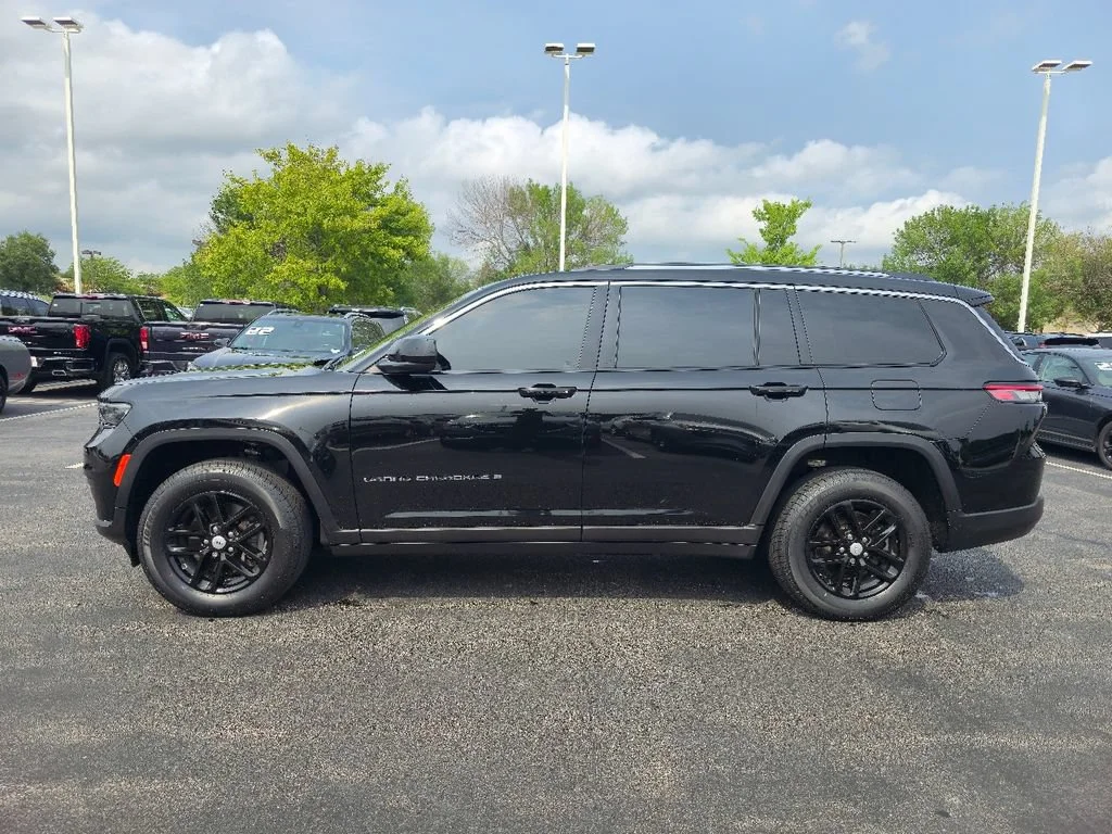 2022 Jeep Grand Cherokee L Laredo - Photo 11