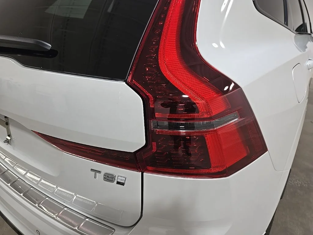 New 2026 Crystal White Volvo T8 Ultra image 20