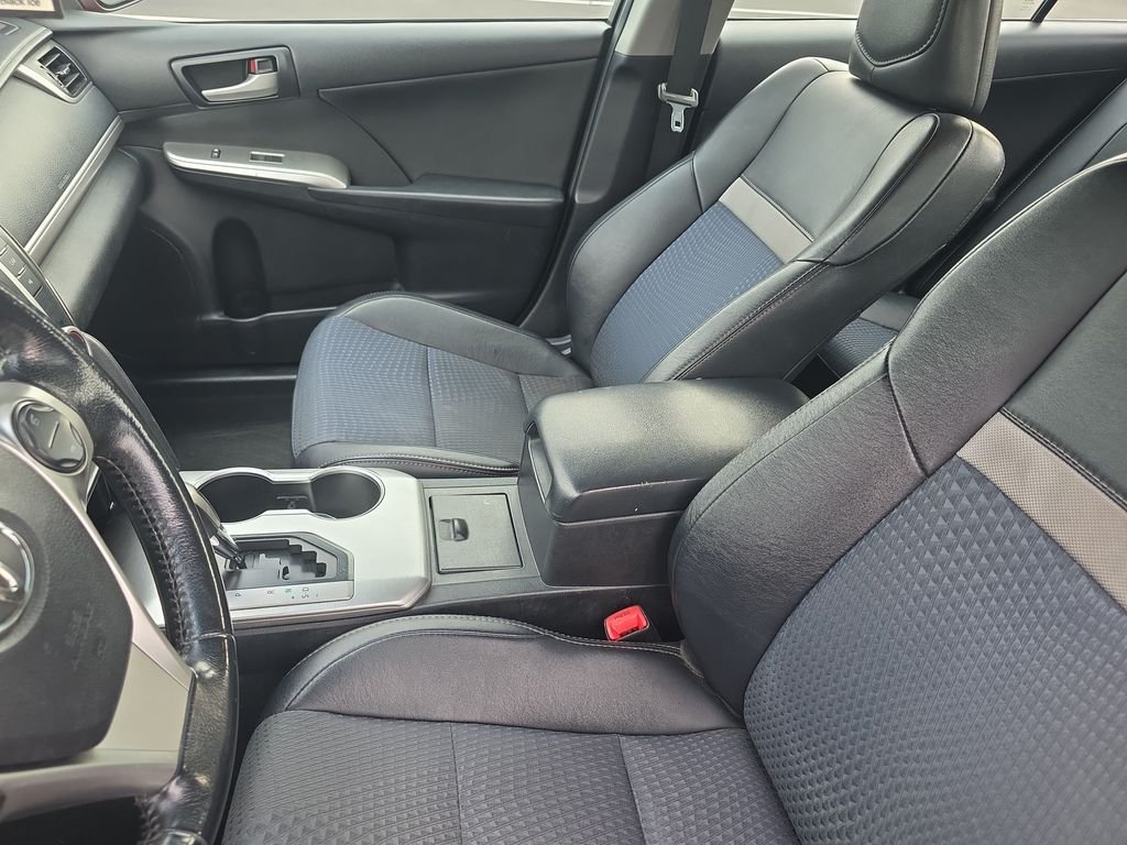Used 2014 Red Toyota SE image 17
