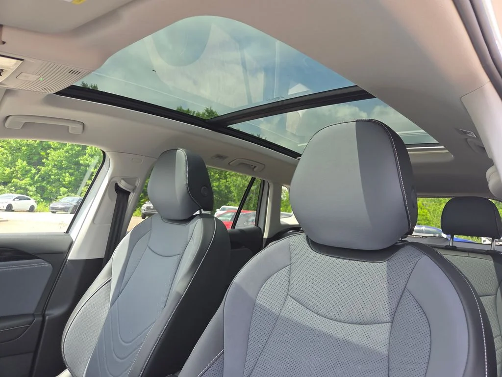 New 2026 Pure White Volkswagen 2.0T SE image 3