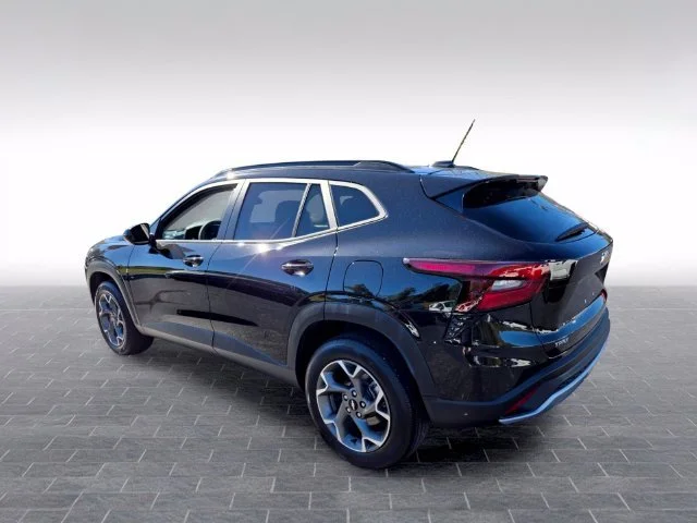 Used 2025 Mosaic Black Metallic Chevrolet LT image 5