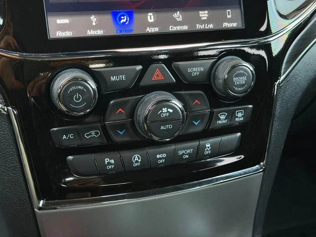 Used 2019 Red Jeep Limited image 25