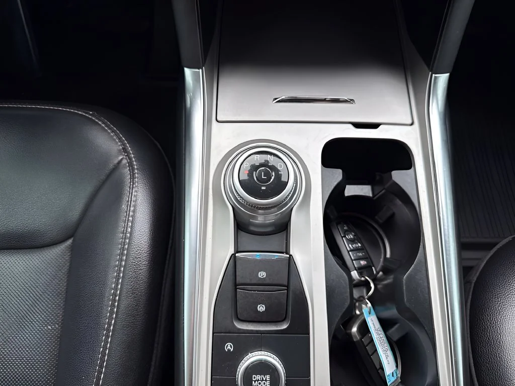 Used 2021 White Ford Limited image 17