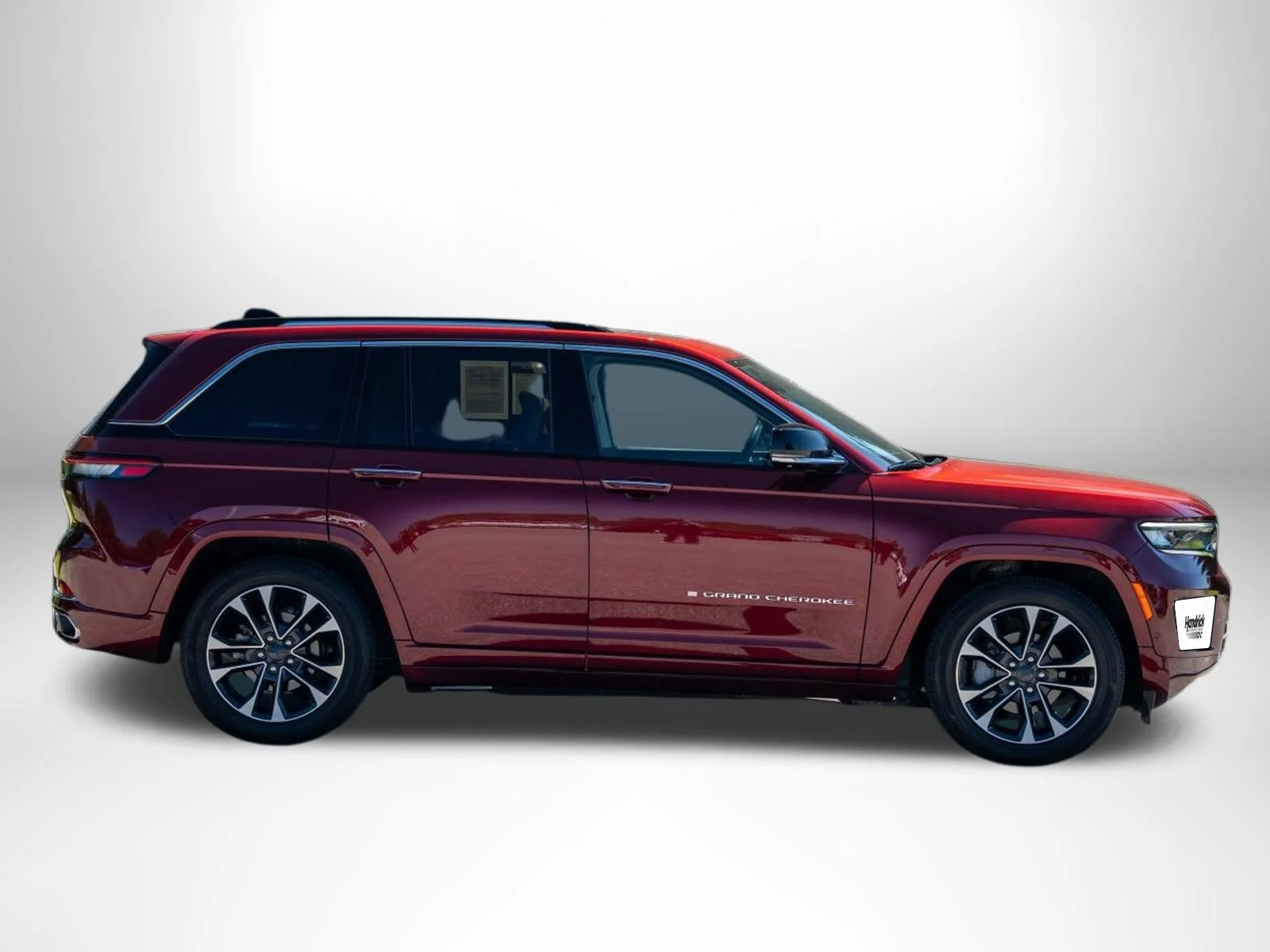 Used 2023 Velvet Red Pearlcoat Jeep Overland image 9
