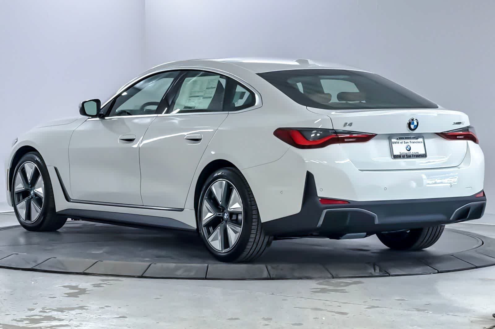 New 2026 Alpine White BMW xDrive40 image 6