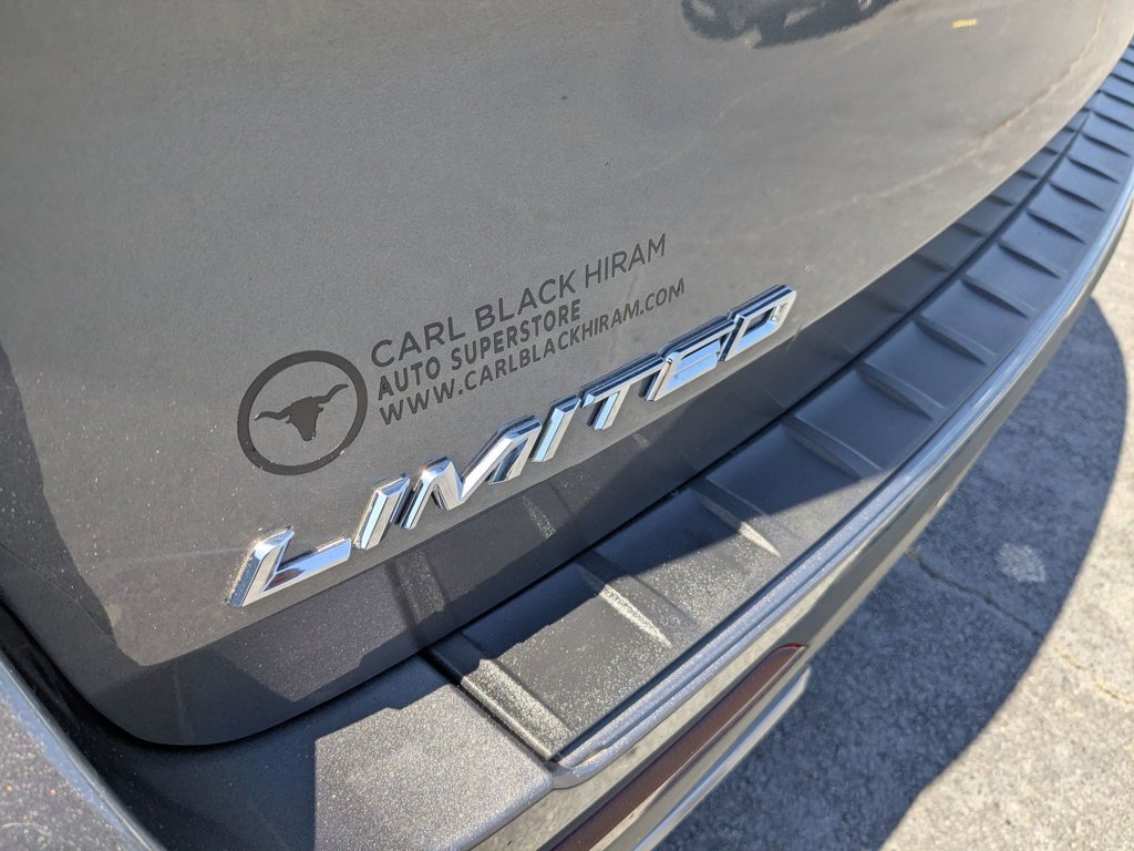 Used 2023  Ford Limited image 32