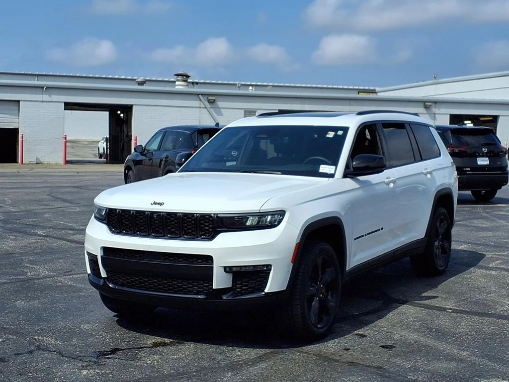 Used 2024 Jeep Grand Cherokee L Limited with VIN 1C4RJKBGXR8554252 for sale in Kansas City