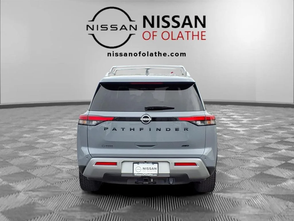 Used 2023 Gray Nissan Platinum image 28