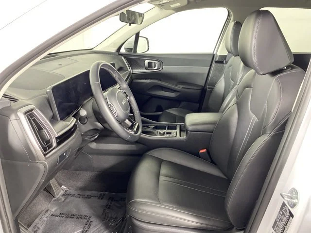Used 2025 White Kia S image 15