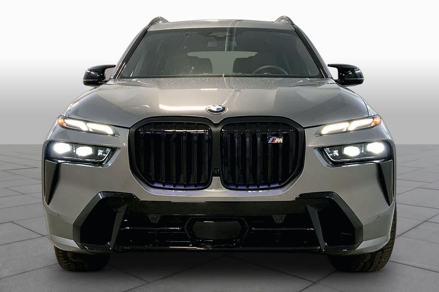 New 2027 Skyscraper Grey Metallic BMW M60i image 3