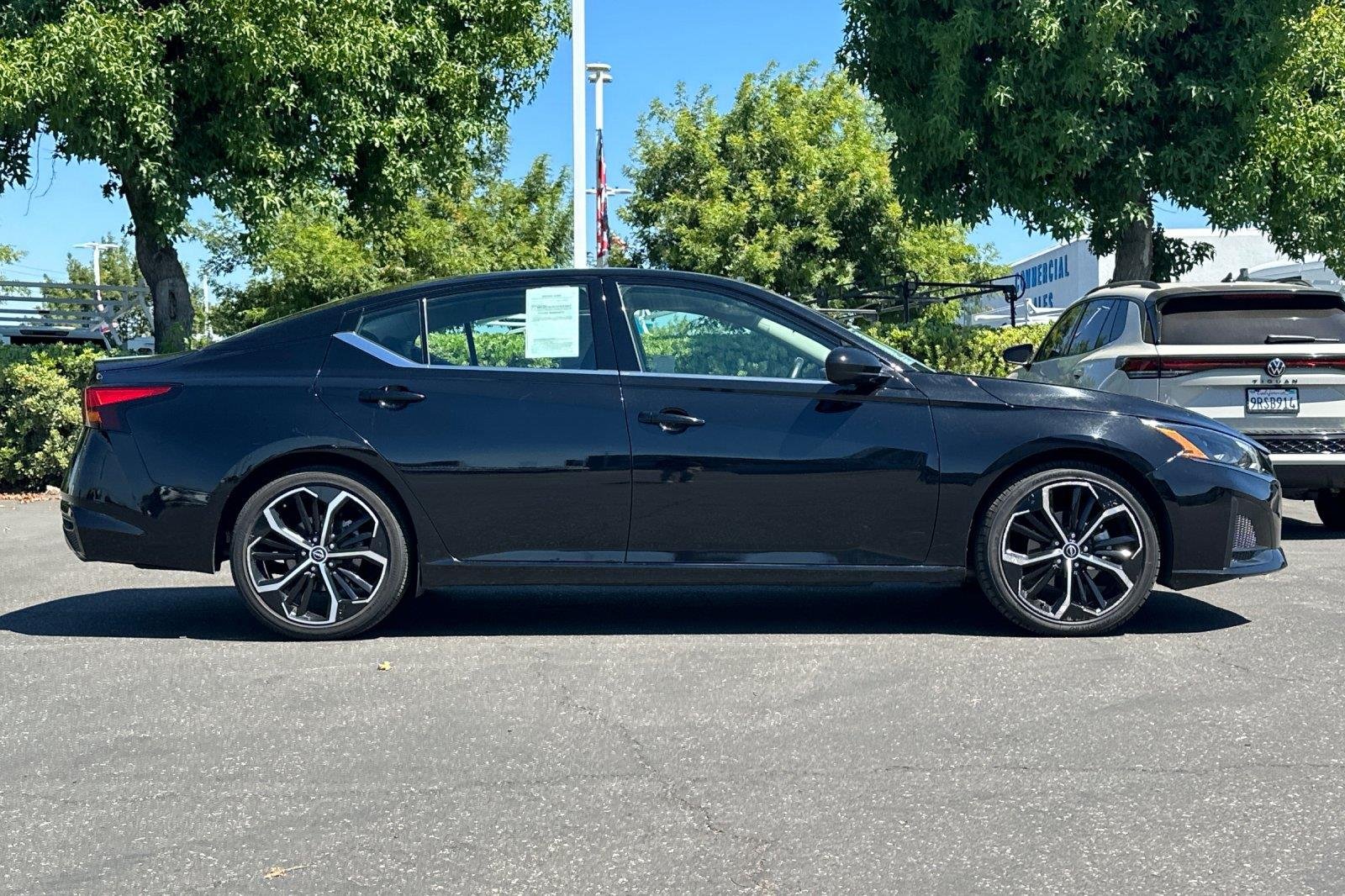 Used 2024 Super Black Nissan 2.5 SR image 3