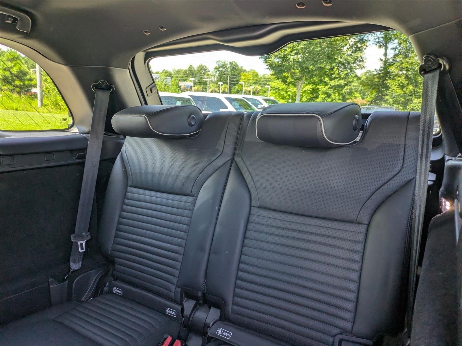 Used 2018 Fuji White Land Rover HSE Luxury image 35