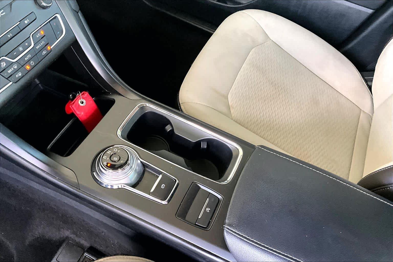 Used 2019 Magnetic Metallic Ford SE image 16