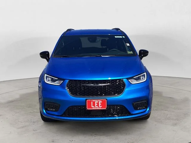 New 2026 Blue Pearl Chrysler SELECT AWD image 9
