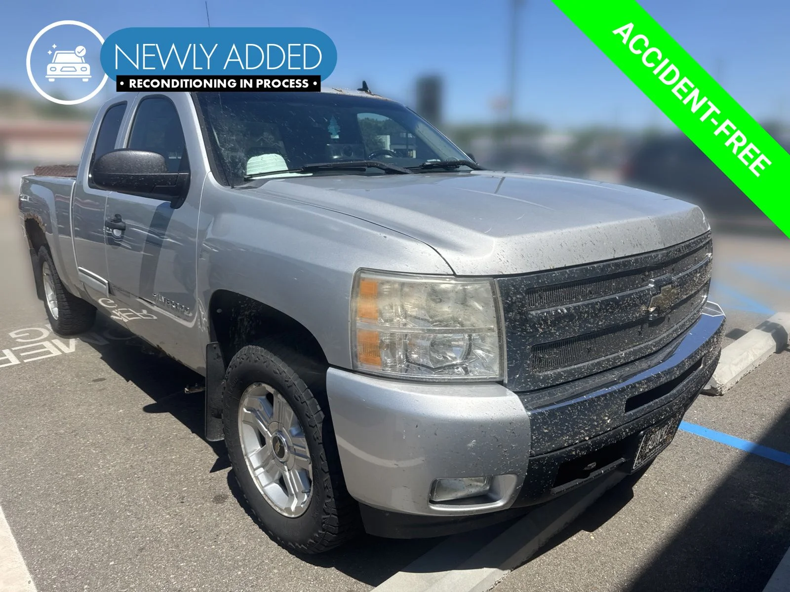 Used 2010 Silver Chevrolet LT image 1