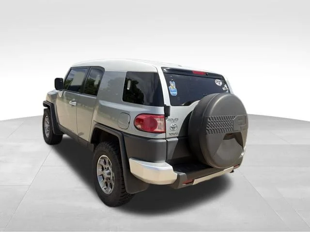 Used 2011 Silver Toyota Base image 6