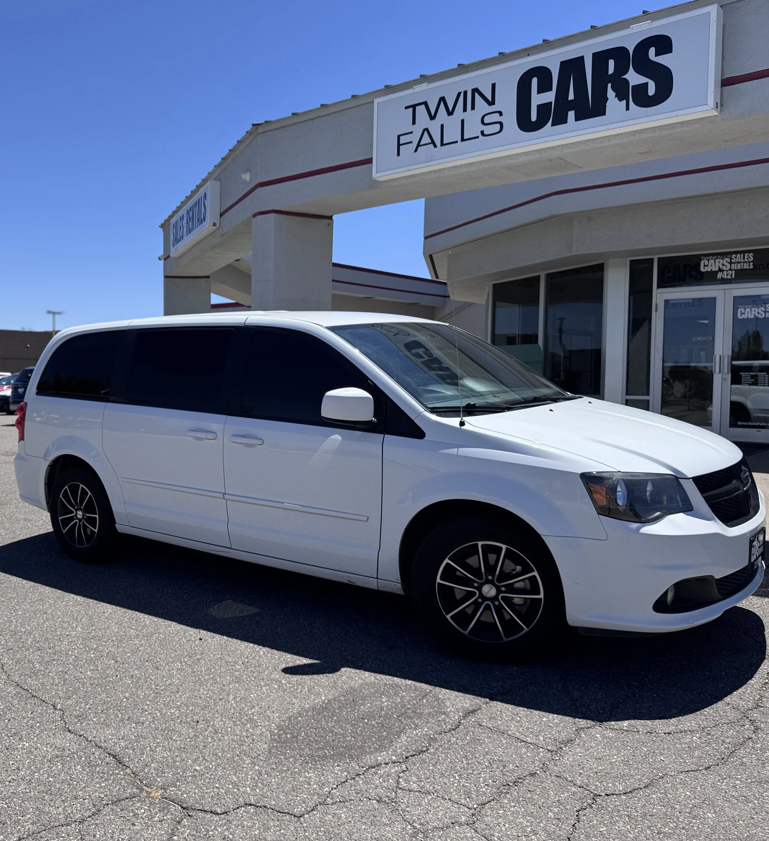 Used 2016 Bright White Clearcoat Dodge SXT Plus image 2